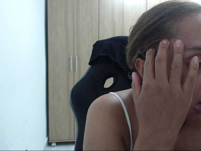 RoxanaMilf's BongaCams show and profile