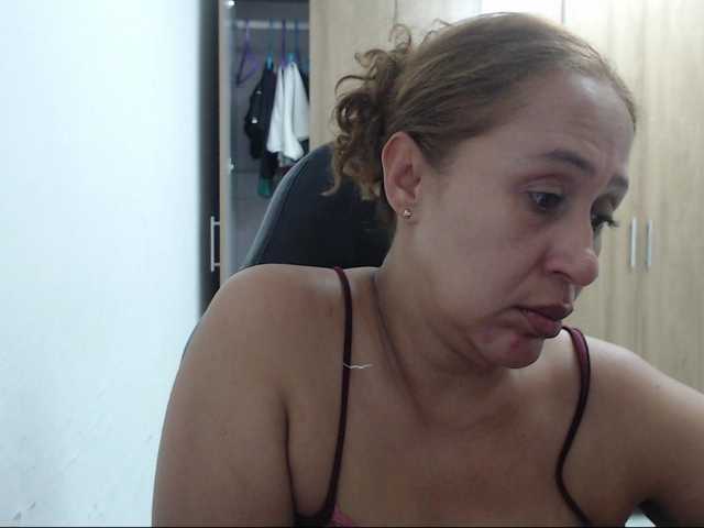 RoxanaMilf's BongaCams show and profile