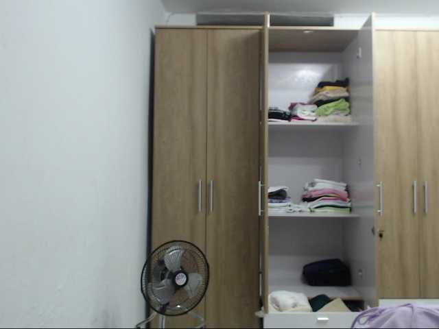 RoxanaMilf's BongaCams show and profile