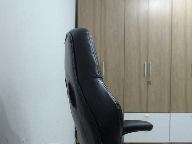 RoxanaMilf's BongaCams show and profile