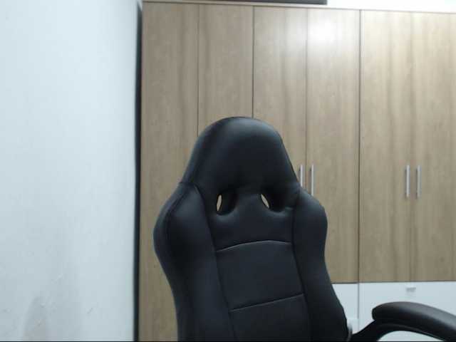 RoxanaMilf's BongaCams show and profile