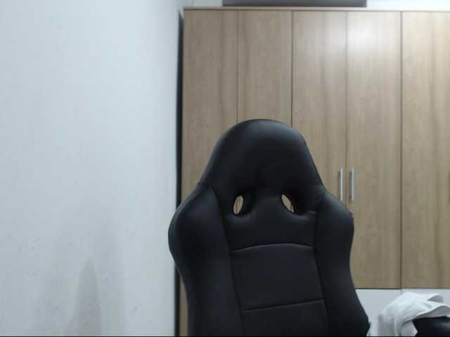 RoxanaMilf's BongaCams show and profile