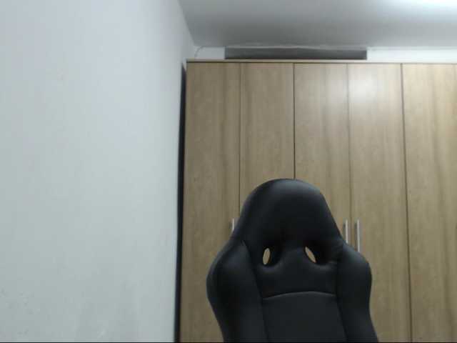 RoxanaMilf's BongaCams show and profile