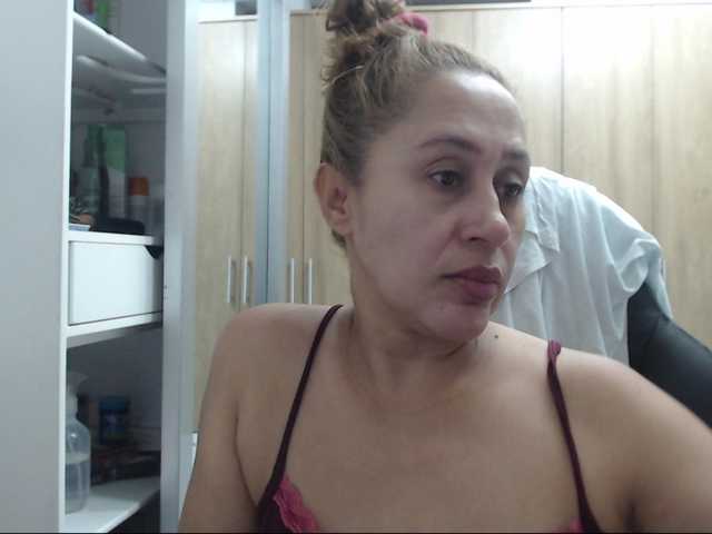  RoxanaMilf chat room