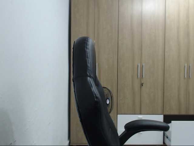 RoxanaMilf's BongaCams show and profile