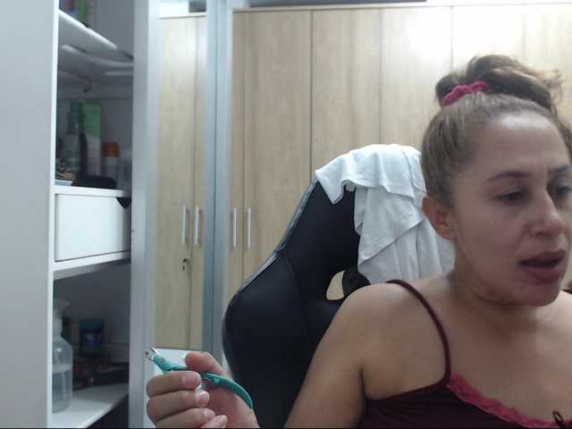  RoxanaMilf chat room