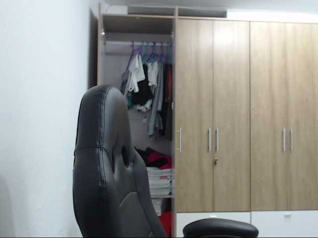 RoxanaMilf's BongaCams show and profile