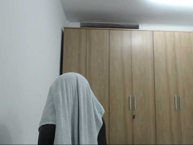 RoxanaMilf's BongaCams show and profile