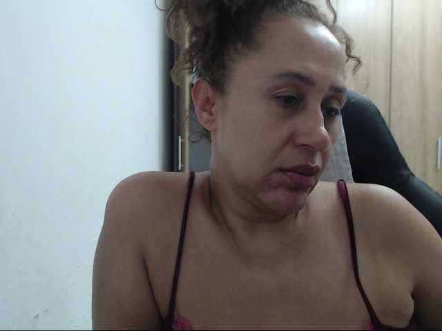 RoxanaMilf's BongaCams show and profile