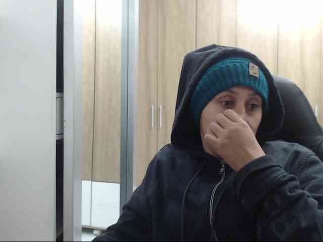 RoxanaMilf webcam