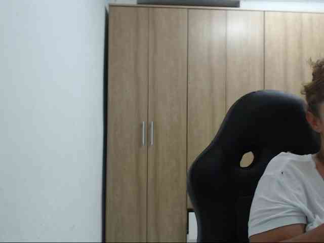 RoxanaMilf webcam