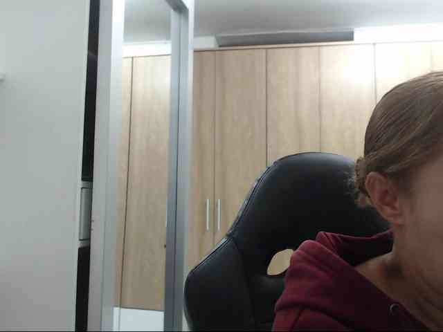 RoxanaMilf webcam