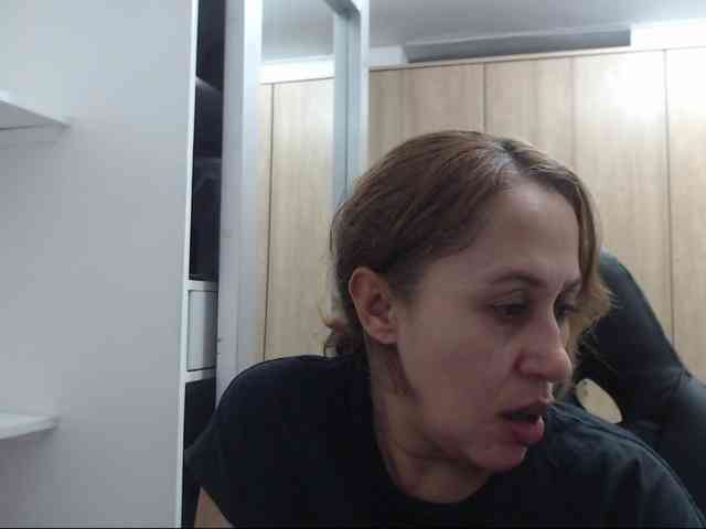 RoxanaMilf webcam
