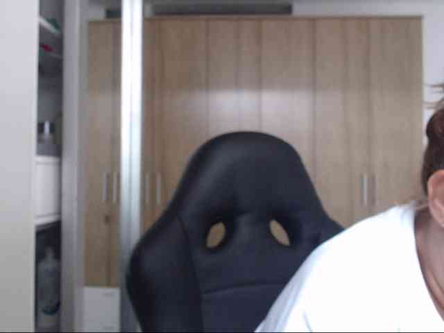 RoxanaMilf webcam