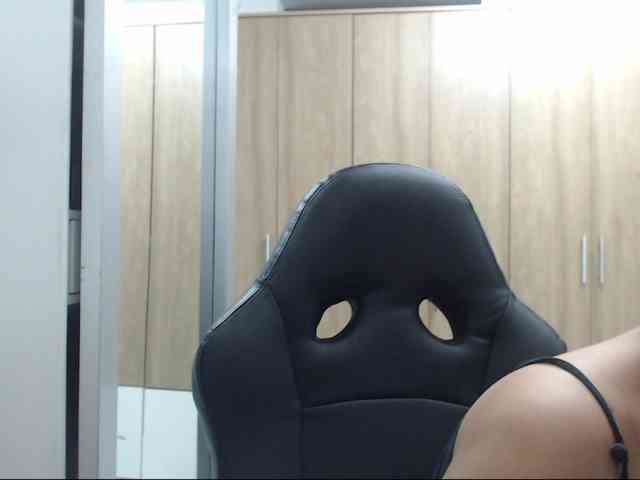 RoxanaMilf webcam