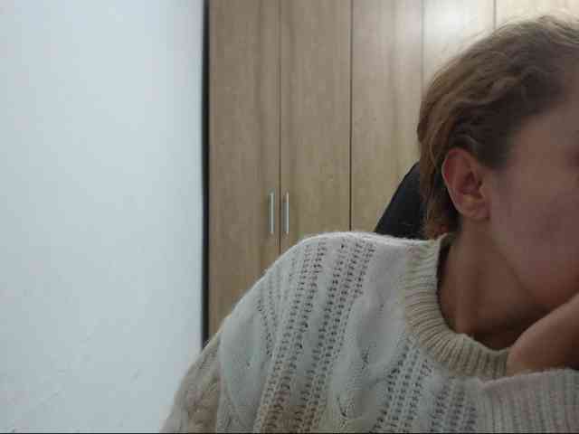 RoxanaMilf webcam