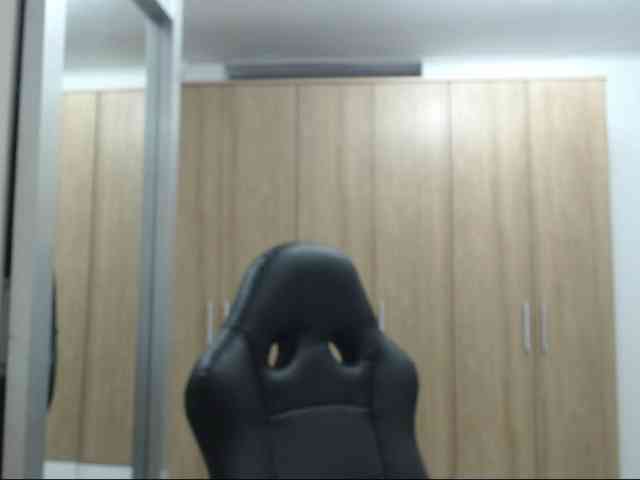 RoxanaMilf webcam