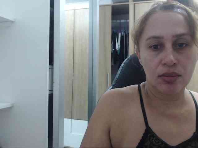 live chat online RoxanaMilf