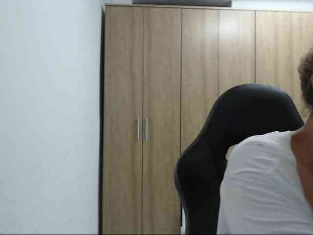 RoxanaMilf webcam