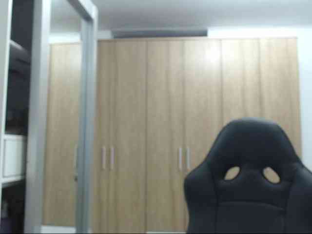 RoxanaMilf webcam