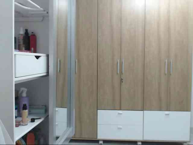 RoxanaMilf webcam