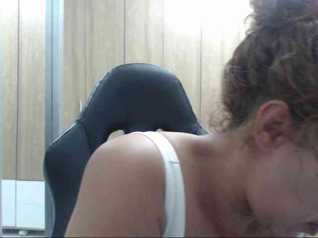 RoxanaMilf webcam