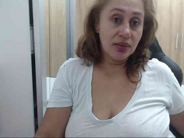 RoxanaMilf webcam