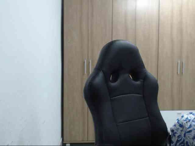 RoxanaMilf webcam
