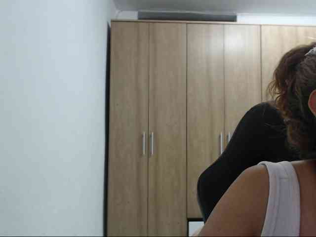 RoxanaMilf webcam