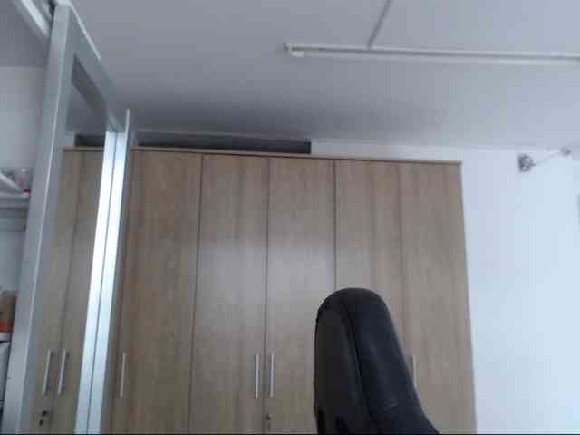 RoxanaMilf webcam