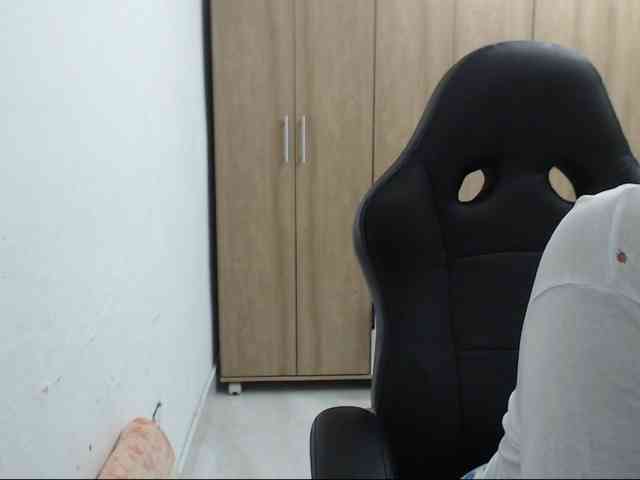 RoxanaMilf webcam