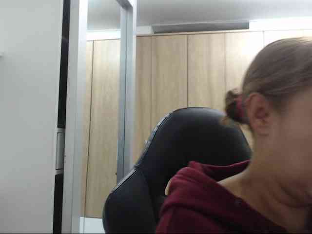 RoxanaMilf webcam