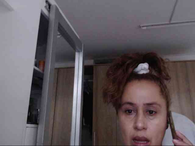 RoxanaMilf webcam