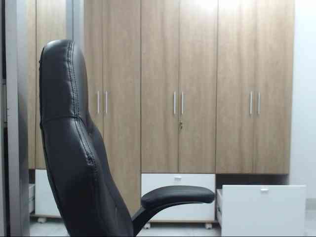 RoxanaMilf webcam