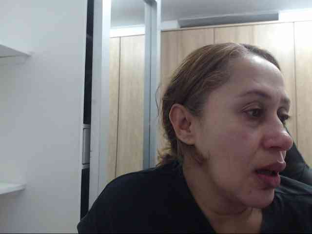 RoxanaMilf webcam