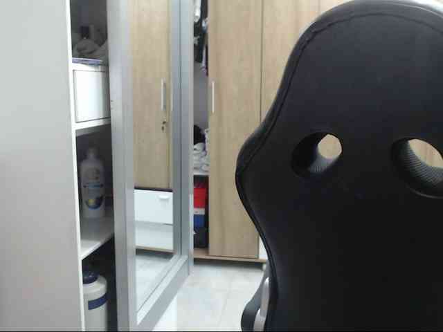 RoxanaMilf webcam
