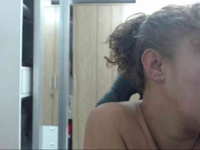RoxanaMilf webcam