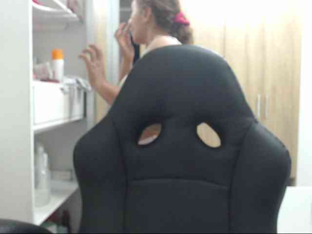RoxanaMilf webcam