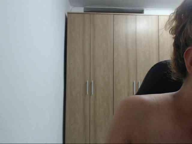 RoxanaMilf webcam