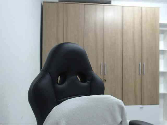 RoxanaMilf Live Webcam on {site_name}