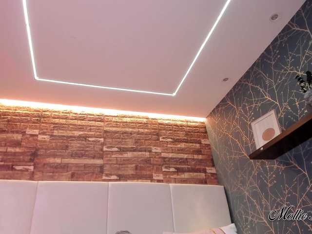 MollieBennet's BongaCams show and profile