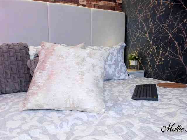 MollieBennet MollieBennet