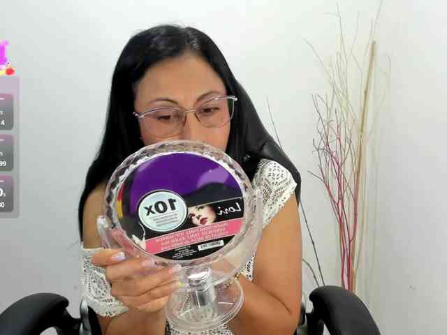 Donna-Cherry webcam