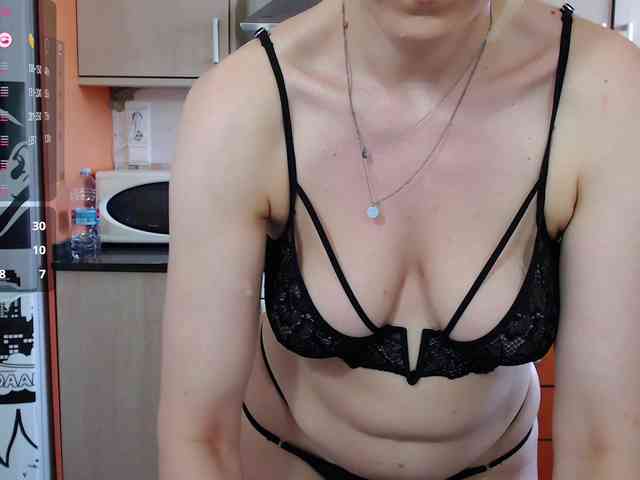Модель: JennyCoquine