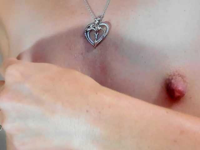 NicoleSantana's BongaCams show and profile