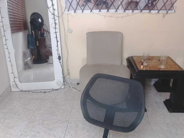 NicoleSantana's BongaCams show and profile