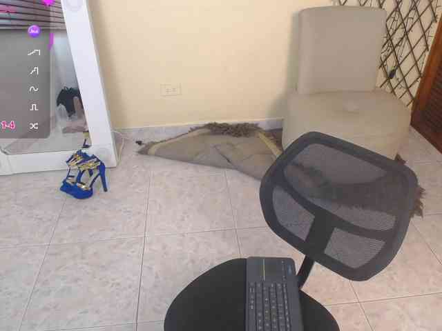 adult webcam sex NicoleSantana