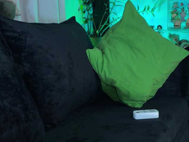 KiraLiLime's BongaCams show and profile