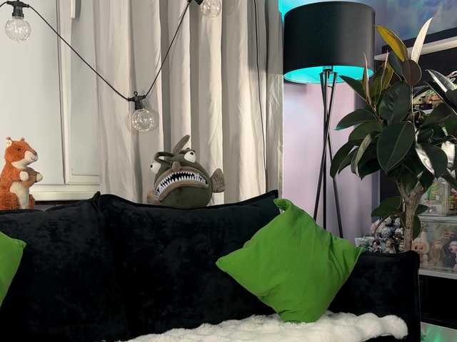 KiraLiLime's BongaCams show and profile