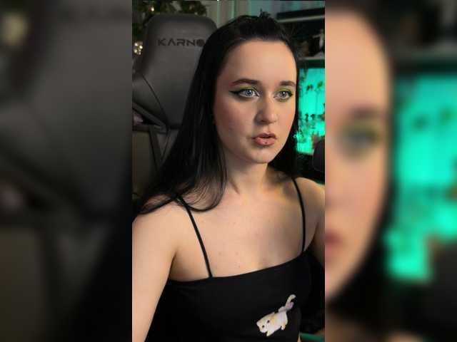 KiraLiLime's BongaCams show and profile